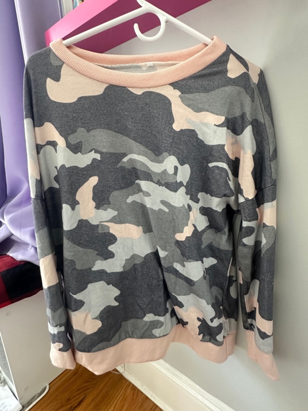 Camo Print Pullover Sweatshirt in Gray & Blush